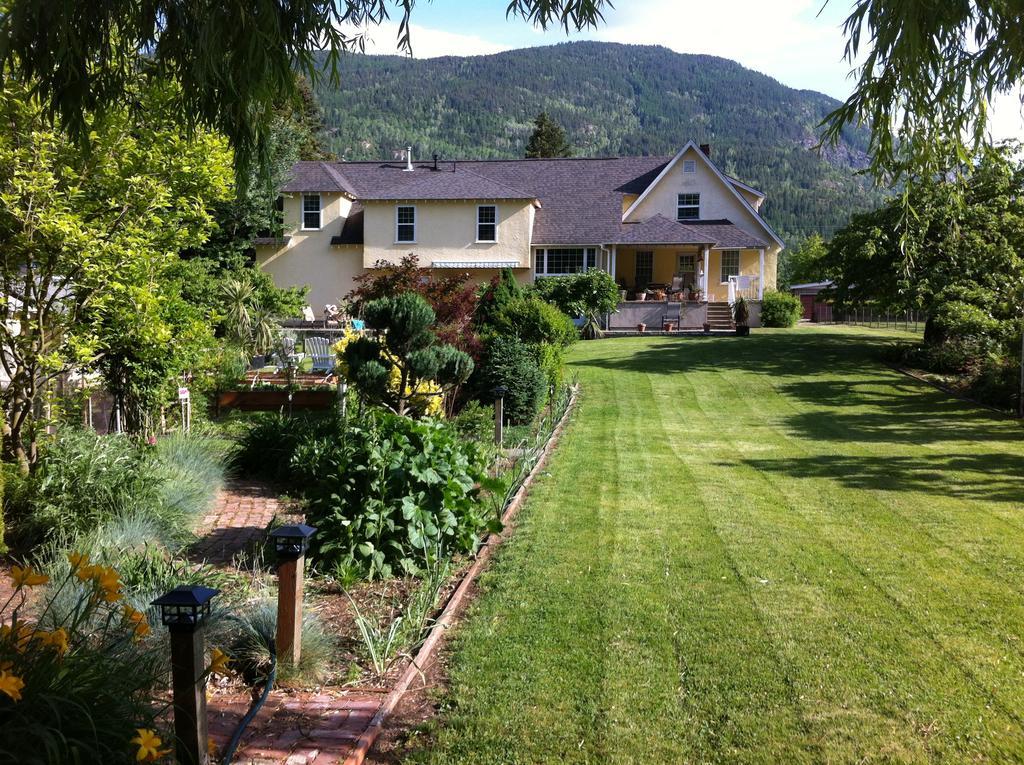 Genelle House B&B Guest House Esterno foto
