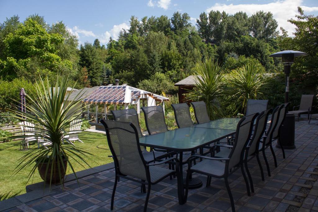 Genelle House B&B Guest House Esterno foto