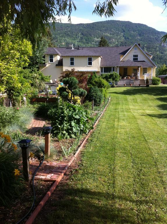 Genelle House B&B Guest House Esterno foto